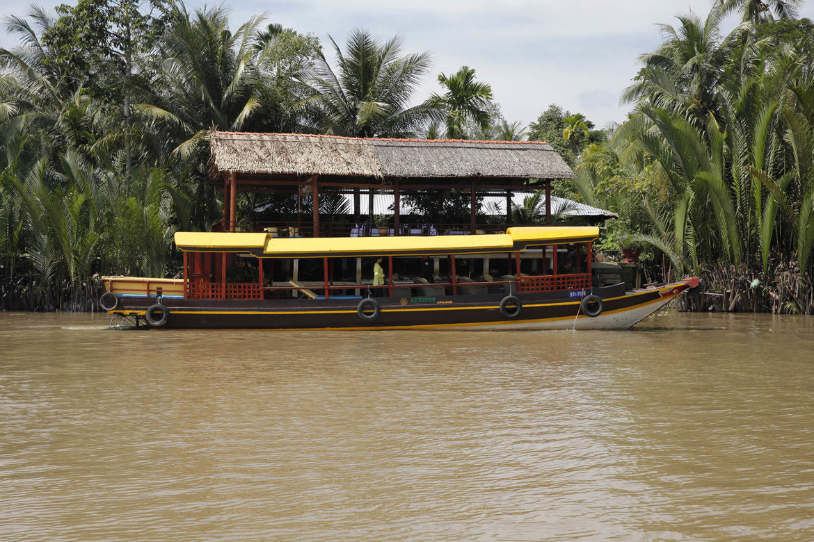 Number of Apricot Mekong Boats: 5